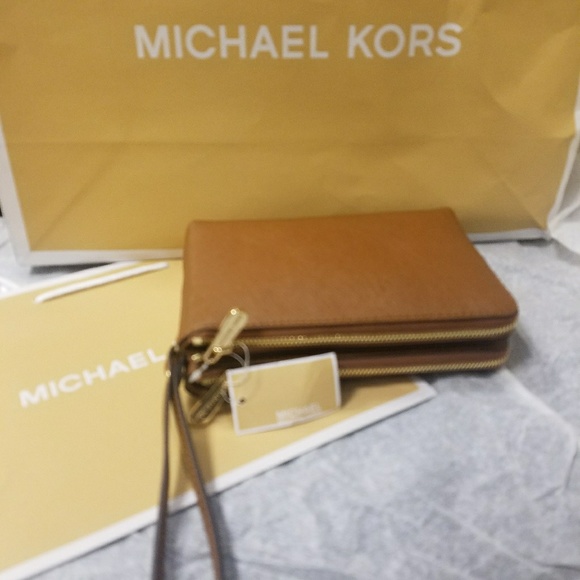 Michael Kors| NWT Jet Set Travel Double Wristlet - Picture 2 of 6